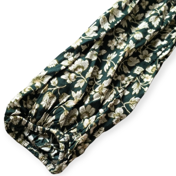 🔥5 FOR $25🔥Old Navy Green Floral Peasant Top, Size Small - Picture 2 of 8